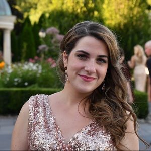 Meet your Posher, Jennifer